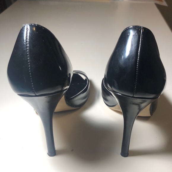 ELLE  Black patent vynil open toe pumps sz. 7.5 - Picture 6 of 8